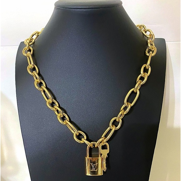 Gold Louis Vuitton Lock Key Necklace, Authentic, Chain Link, Number 315 - Picture 1 of 3